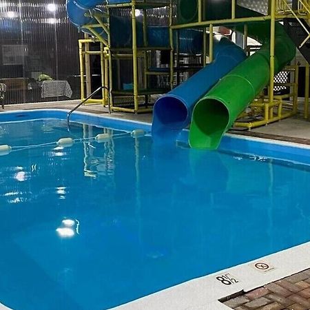 Camp Inn Lodge Au Sable 외부 사진