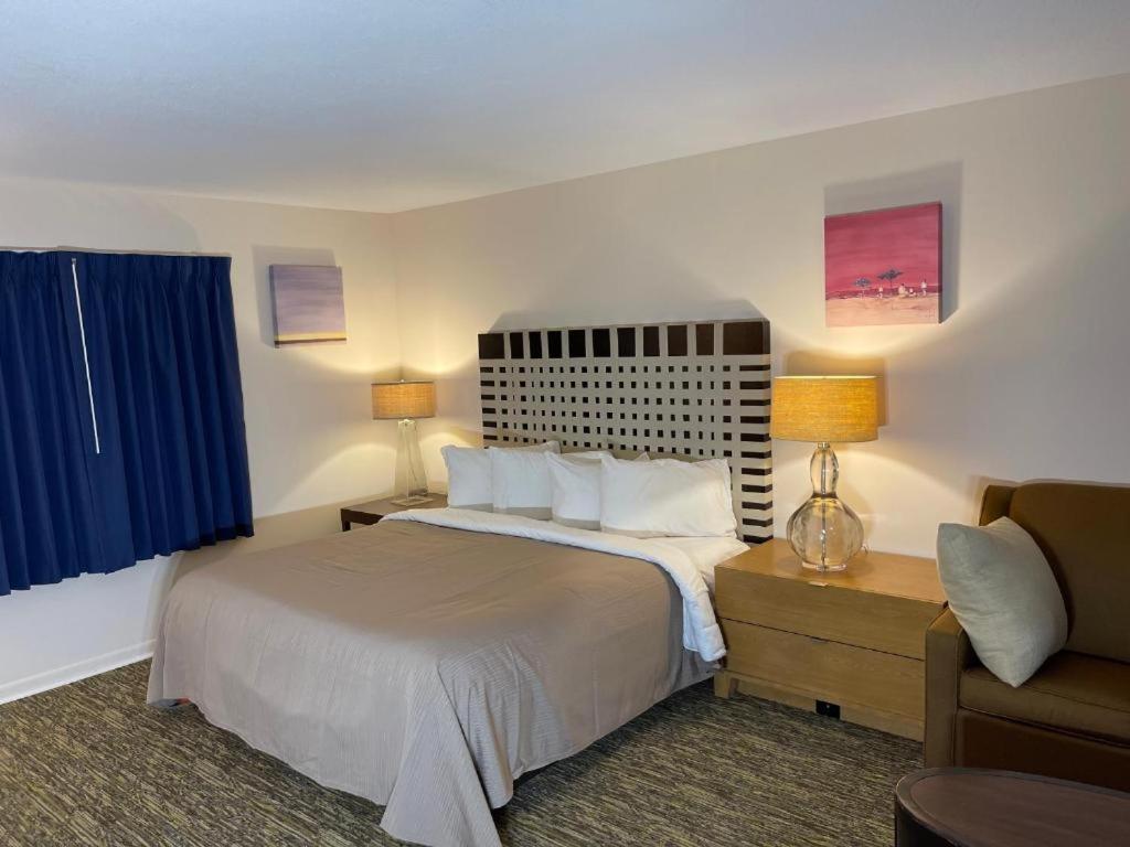 Camp Inn Lodge Au Sable 외부 사진